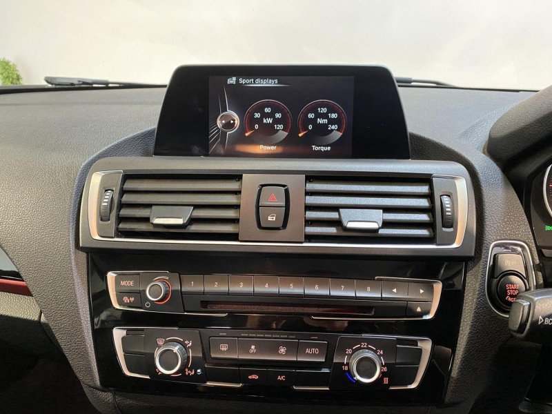 BMW 1 SERIES