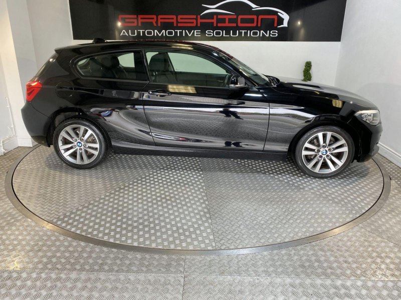 BMW 1 SERIES