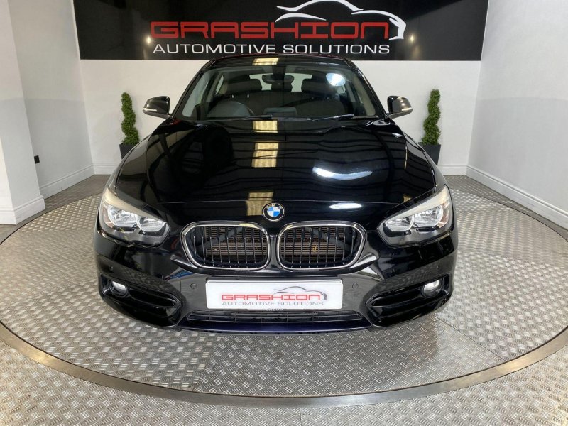 BMW 1 SERIES