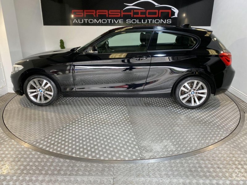 BMW 1 SERIES