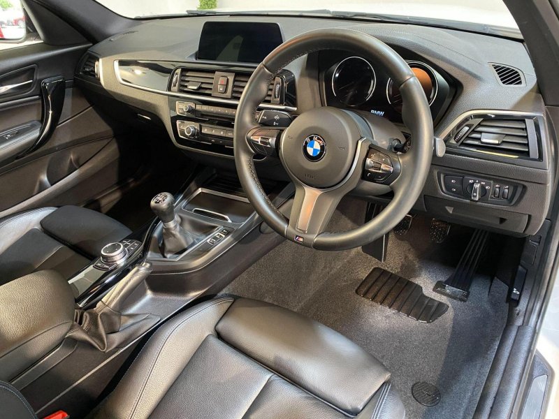 BMW 1 SERIES