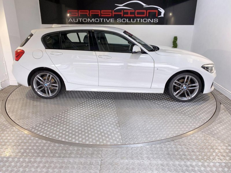 BMW 1 SERIES